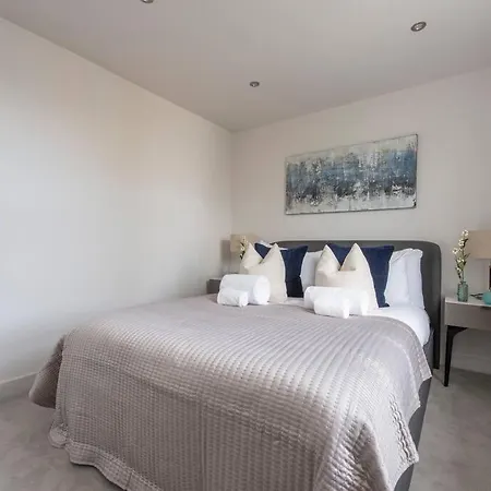 Elevated Elegance: 1Br 1Ba Flat In Wellmeadow Rd Apartamento Londres Exterior foto