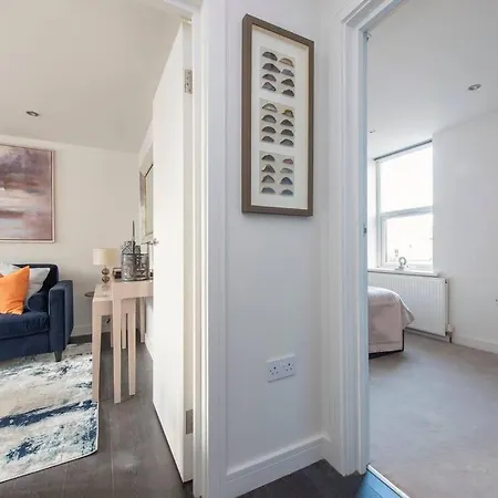 Elevated Elegance: 1Br 1Ba Flat In Wellmeadow Rd Apartamento Londres Exterior foto